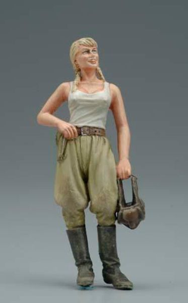 

1:35 soviet tank crews beauty
