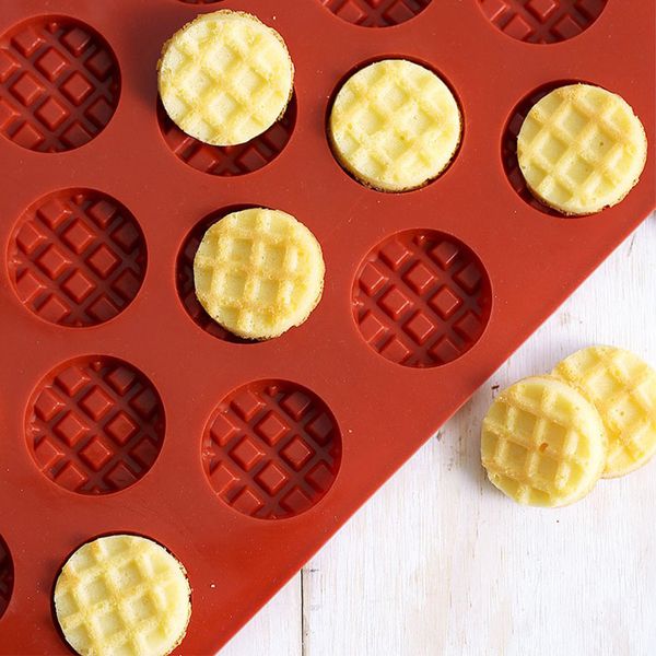 

round diy kitchenware baking tray waffle shape silicone mold biscuit mold