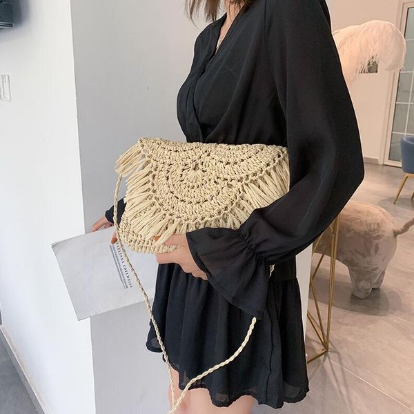 

factory direct original design of women handbag tassel straw bag new hand-woven seaside holiday bag pastoral wind woven beach bag, Black;red