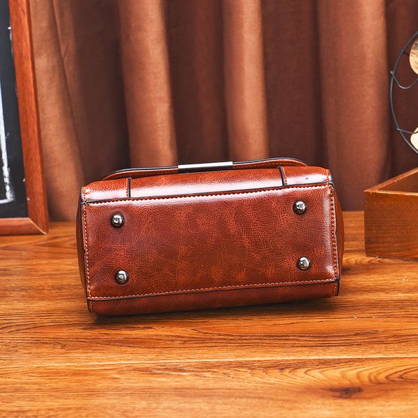 

2020 новая девушка сумка искусственная кожа тенденция портативный посланник бизнес повседневная сумка творческий мешок