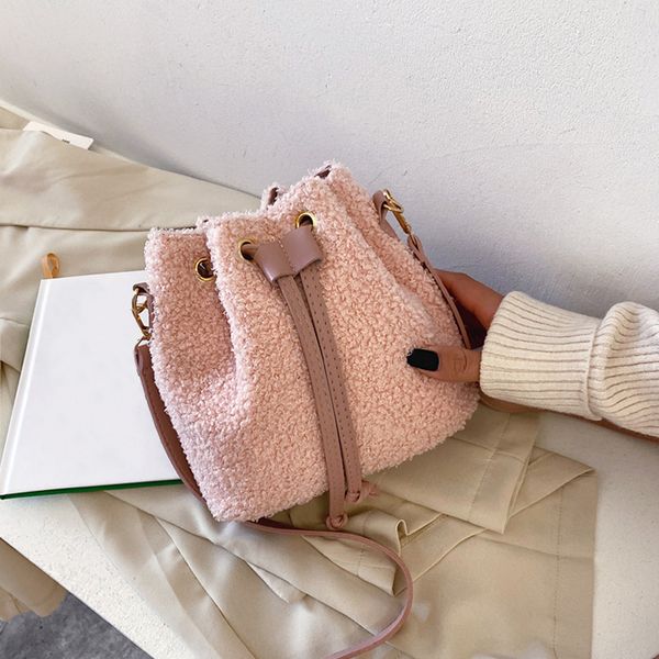 

элегантная женщина способа твердые сумки плеча сумки женщины bucket bag организатор плюшевые сумки cute pink crossbody