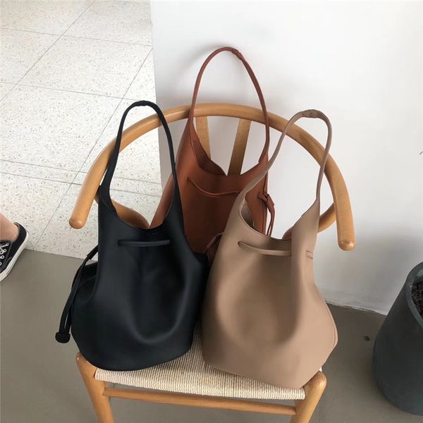 

2020 new women's shoulder bag fashion shoulder bag retro simple solid color bucket wild large capacity handbag