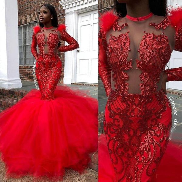 Pailletten Spark Red Prom Kleider Meerjungfrau Sexy Illusion Mieder Lange Ärmel Feder Jewel Neck Tüll Abendkleid Vestido De Noche