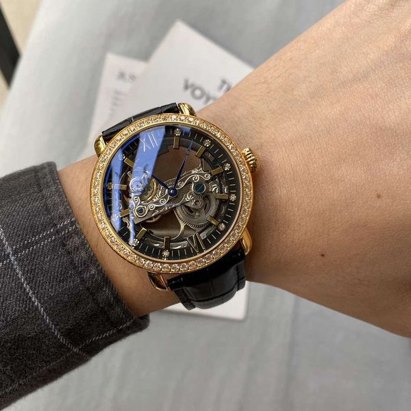 

2020 luxury men's watch diameter 42mm full-automatic mechanical movement mineral wear-resistant glass leather strap 316 fine steel case, Slivery;brown