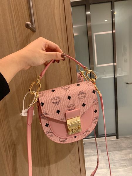 

2019 backpack handbag classical luxury louis vuitton mcm keep warm winter mini pu leather shoulders briefcase, Black;white