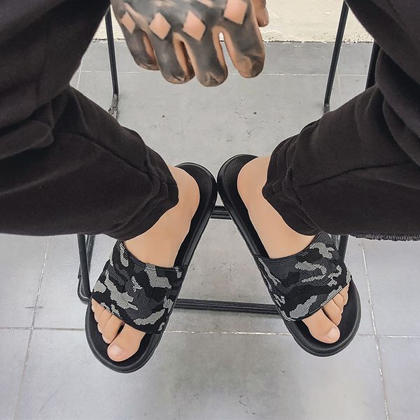 

summer men's slippers trend korean-style cool flat camouflage color single-strap slipper summer outer wear slippers 2019 new sty, Black