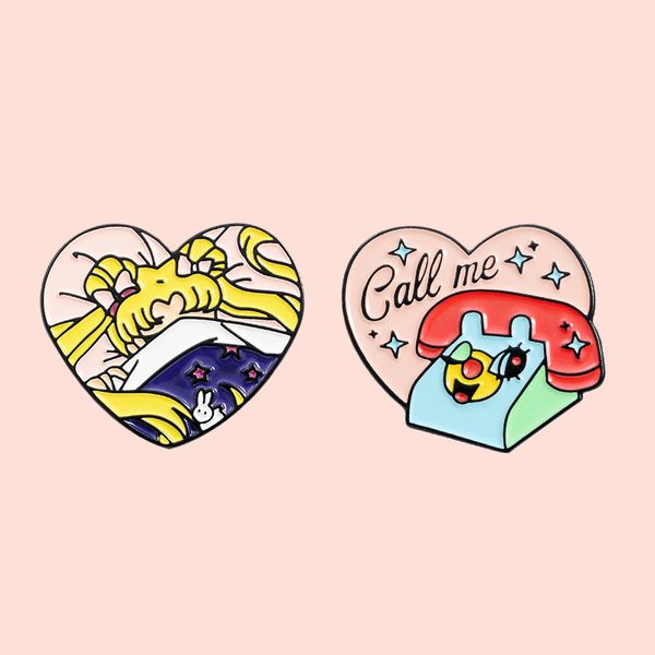 

zf1370 heart shaped girl phone jewelry enamel pins and brooches cartoon creative metal denim hat badge for friends kids, Gray
