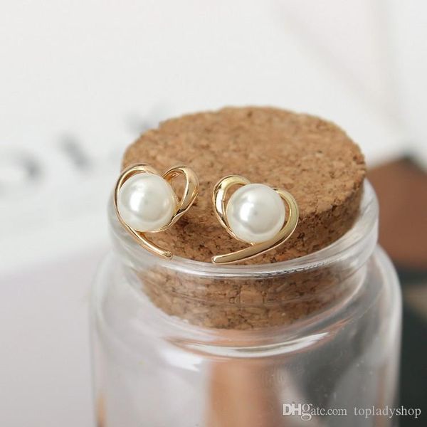 

classic fashion love heart pearl stud earring female beau wholesale, Golden;silver