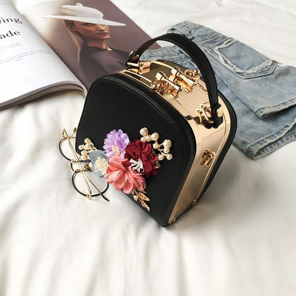 

2019 metal clip small square bag new fashion dinner flower shoulder diagonal handbag bags shoulder bags 822