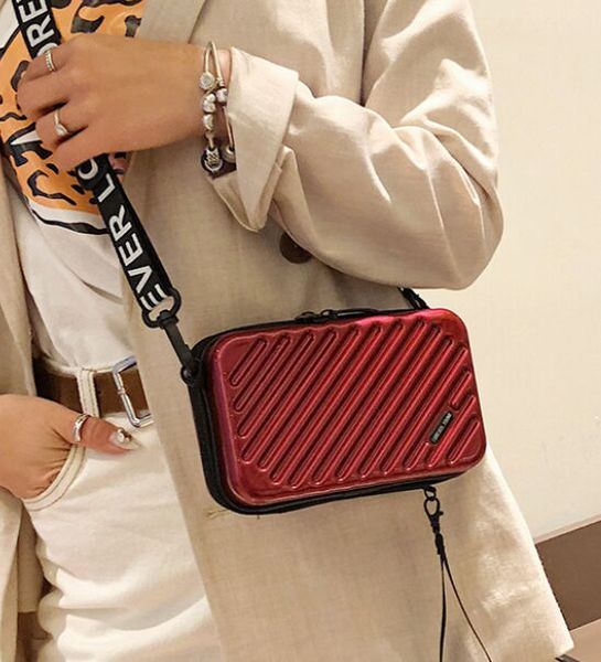 

мода роскошные сумки для женщин 2020 новый чемодан форма тотализаторы мини багажная сумка женщины известный бренд клатч маленькая коробка