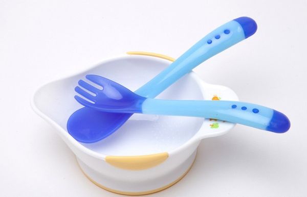 

2pcs / серия дети utensil датчик температуры младенца ложка вилка набор детское питание