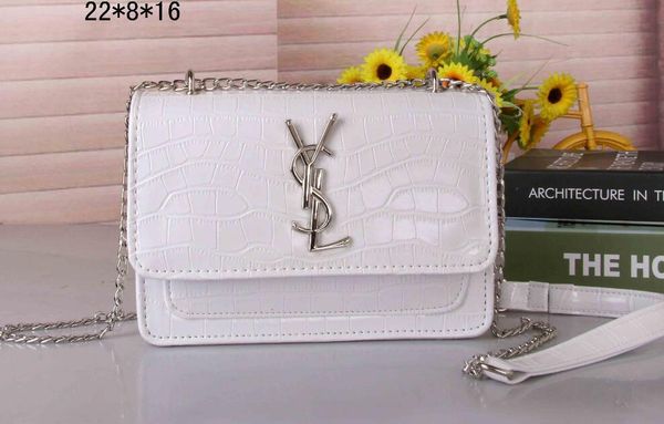 

2020 новый конструктор женщины pu мешок плеча школы crossbody мешок тавра chest сумка сумка металлические цепи ремешок backpacks качества