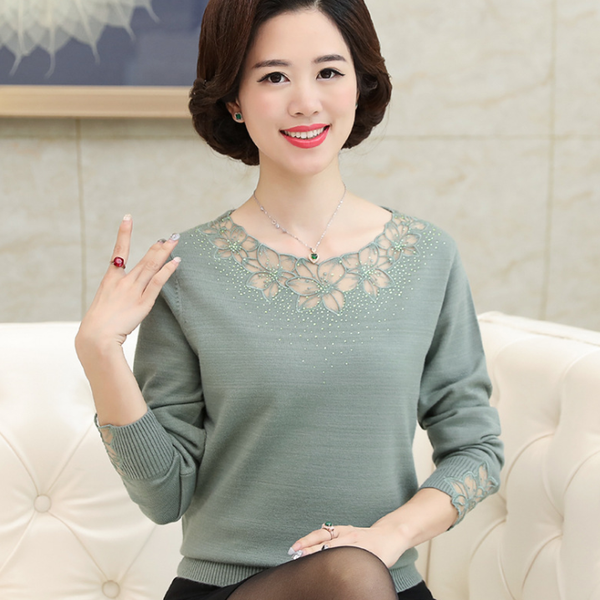 

2020 new autumn and winter lace sweater women bottoming shirt mother clothing middle-aged women pullover sweater da381, White;black