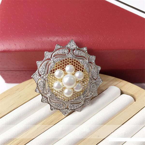 

мода pearl цветок броши булавки для женщин brand броши ювелирные изделия мужчины 2018 новое прибытие свадебные корсаж цветы оптом, Gray