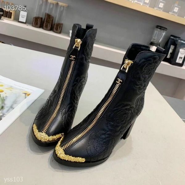 

europe and america 2019 female genuine middle with thick pointed leather ankle boots winter single boots 2019 new net red martin boots, Black