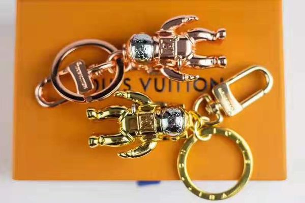 

qualtiy alloy keychain key chain fashion key ring holder l letter astronaut men women souvenirs car bag keychain, Silver