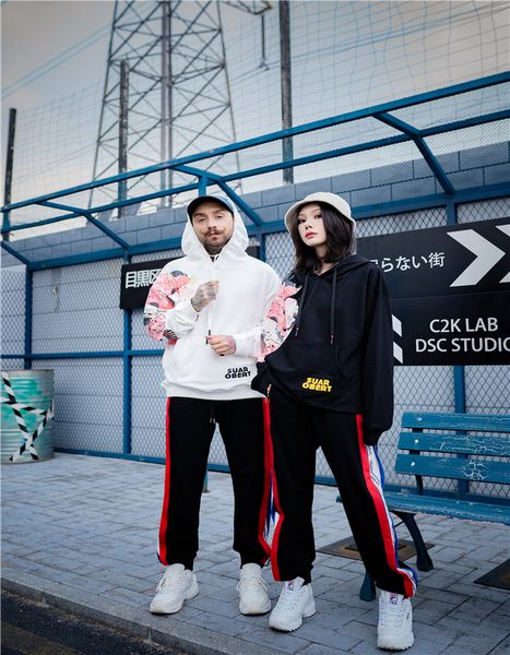 

19fw прилив нового фонда 2019 осенью распространение печатного флиса с капюшоном в черно-белых парах, Black