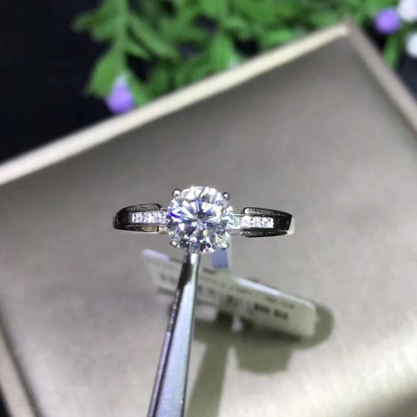 

moissanite new ring, 925 sterling silver, beautiful color, sparkling, 1 diamond gift, Golden;silver