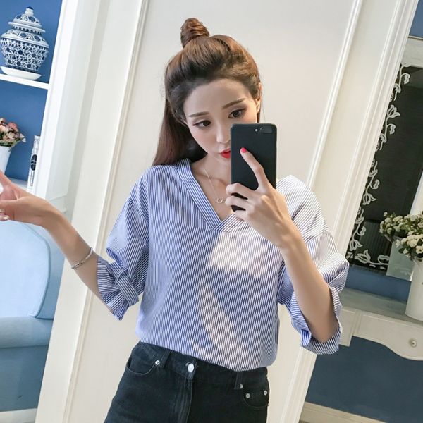 

2018 korean-style loose-fit slimming lantern sleeve blue striped shirt women's v-neck exposed back versatile short-sleeved top, White