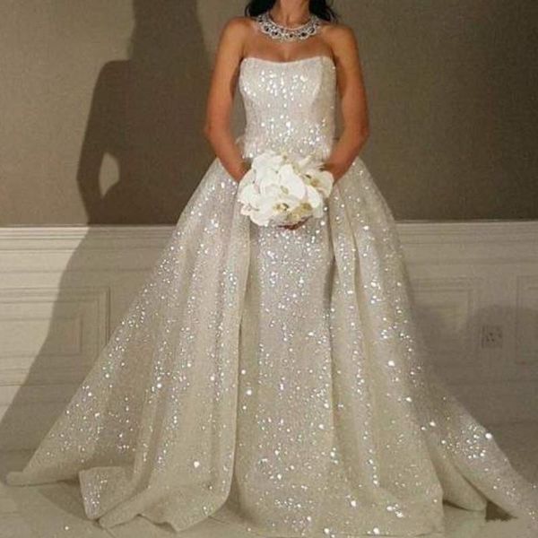 Abito da sposa a sirena con paillettes Gonna oversize 2018 Abiti da sposa senza spalline lucidi Splendidi abiti da sposa in Arabia Saudita con strascico staccabile