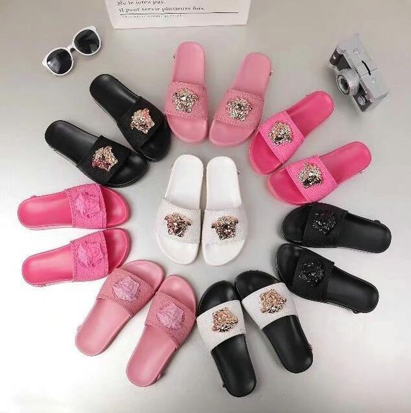 

Палаццо Медуза Горки для бассейна с тисненой головой Медузы Резиновые слипоны Резиновые сандалии из пвх Тапочки Модные тапочки 39Versace