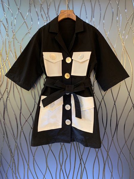 

2019 early autumn new female lapel symmetrical pocket color matching lace waist long jacket 802, Black;brown