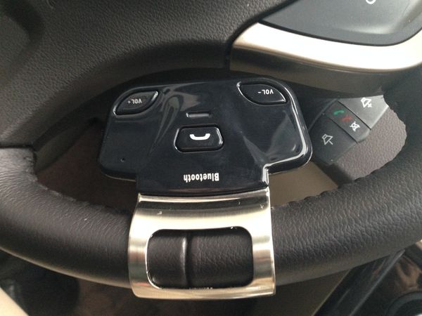

mini steering wheel wireless bluetooth car kits safety driving handscalling talking phone speaker microphone vehicle kit