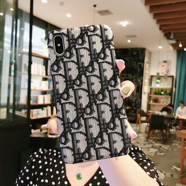 

Embroidery de igner ca e luxury phone ca e for iphone x xr x max 8 7 plu galaxy 8 9 10 note9 hard back hell kin hull funda ca e 508