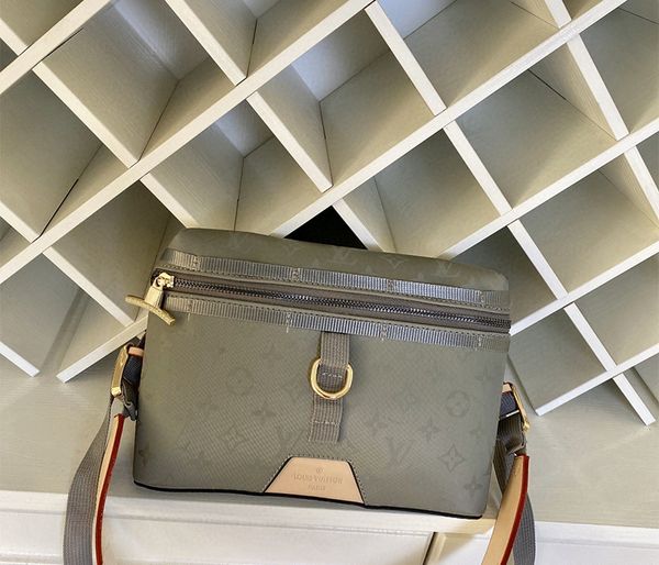 

2019 new mens messenger bag designer purse men wallet designer men clutch brand classic shoulder bags 26x18x4cm, Black