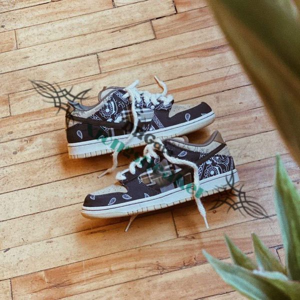 

new latest shoes new arrival travis scotts dunk low fashion luxury sneakers black parachute petra brown black shoes 2290, Black;red