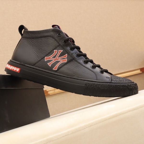 

q11 fashion luxury casual men's shoes outdoor sports running travel men's shoes original box packaging fast delivery, Black
