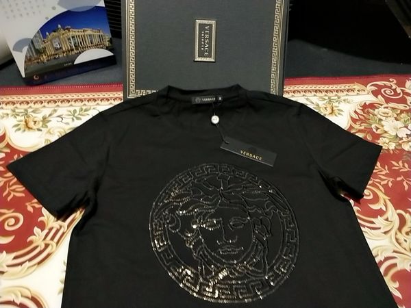 

20 модель Monclers Марка мужская рубашка Прибытие Летние рубашки Роскошный Дизайнер Женская Одежда Футболки М Печати Тройники Размер S-2XL футболка Горячий продавать франц.