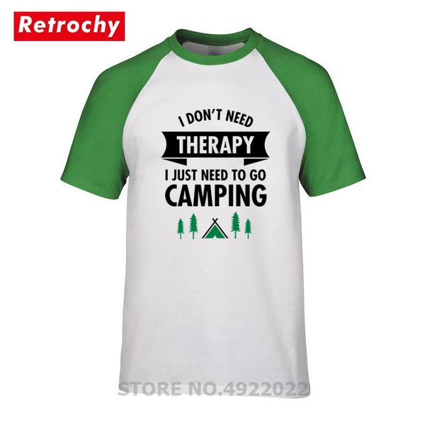 

смешное печатное письмо. мне не нужна терапия. мне просто нужно ходить в походную футболку. новая мода на открытом воздухе, White;black