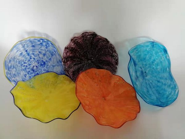 

custom made hand blown glass hanging wall plates fashion murano glass decorative plates for wall hanging elegant wedding wall decorations