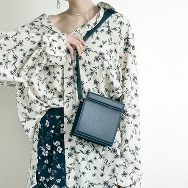 

2019 bags women fashion simple commute briefcase summer new small square bag wild shoulder messenger bag multi-function