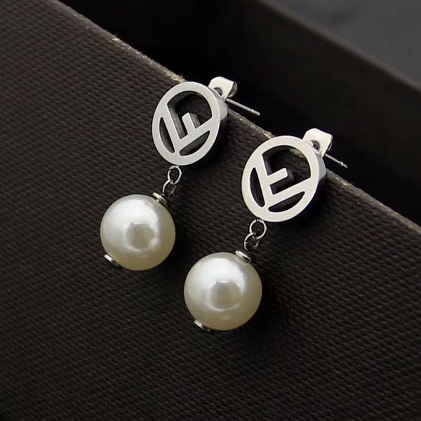 

модельер серьги из нержавеющей стали f серьги роскошные ювелирные изделия серьги способа роскошные дизайнерские аксессуары жемчужные серьги, Golden