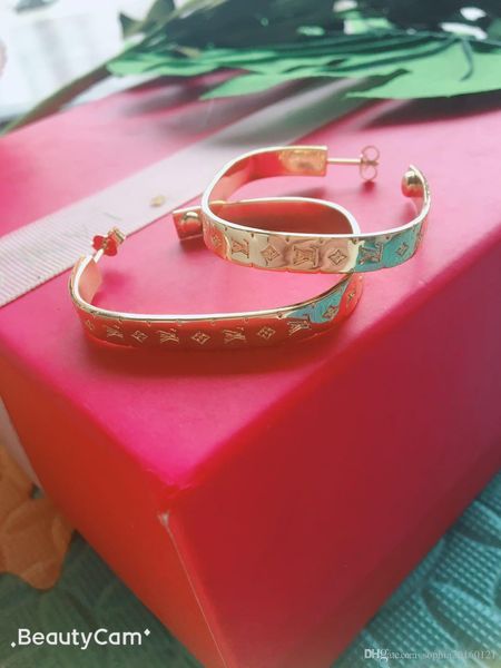 

известный классический дизайнер медь с 18 каратным позолоченным четырехлистным клевером узор квадратные полые петли серьги для женщин ювелир, Golden