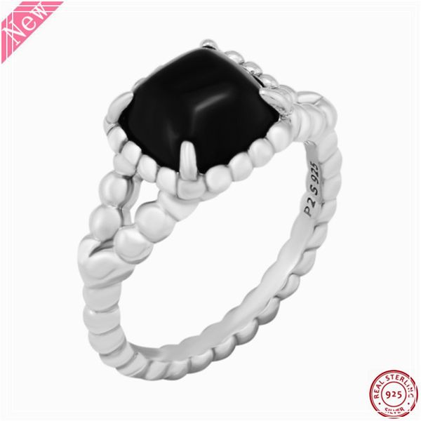 Beautiful Hand-carved dolphin howlite agate GEM pendant beads necklace e1