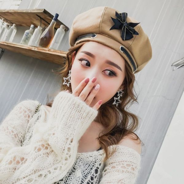 

autumn and winter the fashion joker berets 4 colors solid color bowknot four flowers painter cap for women, Blue;gray
