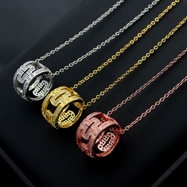 

2019 new fashion brand charm necklace hollowed out full diamond necklace plated with 18K gold lady circular cylindrical diamond necklace