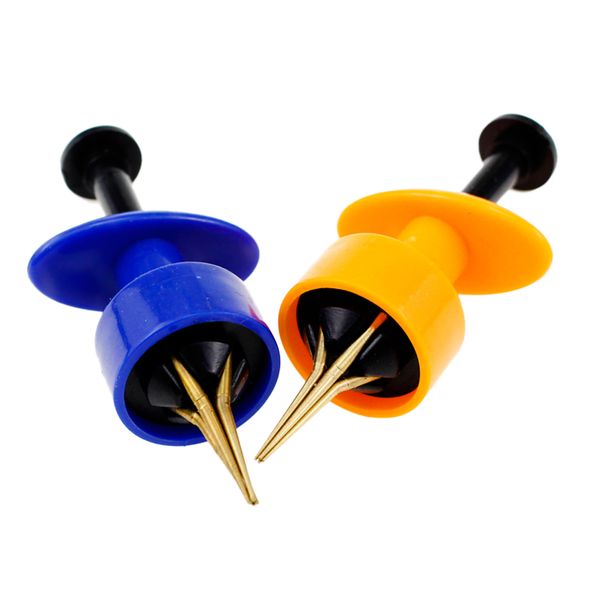 

2pcs fishing baits clip, portable lures clip, lightweight earthworm earthworm clip, fishing tackle accessories