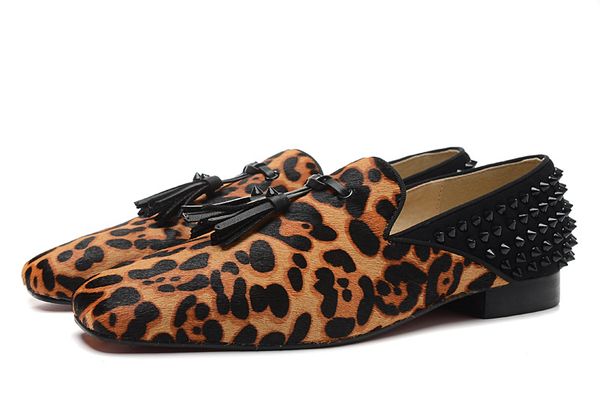 

Мужские дизайнерские туфли с красной подошвой мокасины Роскошная свадебная обувь с леопардовым принтом и кисточками с шипами Фирменные туфли для мужчин