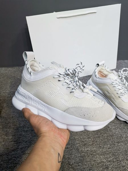 

2019 de igner leather ca ual hoe girl women men pink gold red comfortable flat quality mctop neaker wl19031910