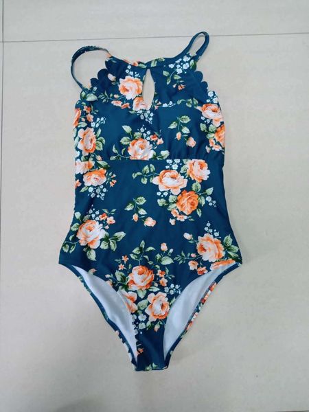 

2020 one-piece wave flounder female 2020 one-piece wave flounder swimsuit bikini swimsuit female bikini, White;black