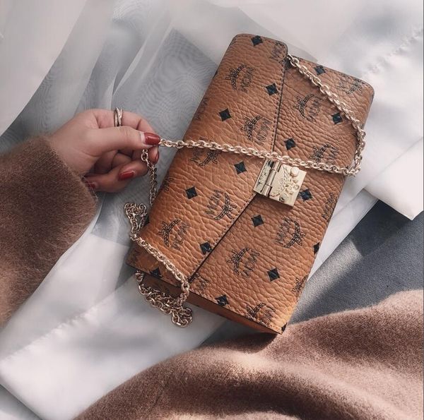

2020 2020 super lady chain bag fashion travel season must-have handbag cross-body bag hardware lock size :24cm