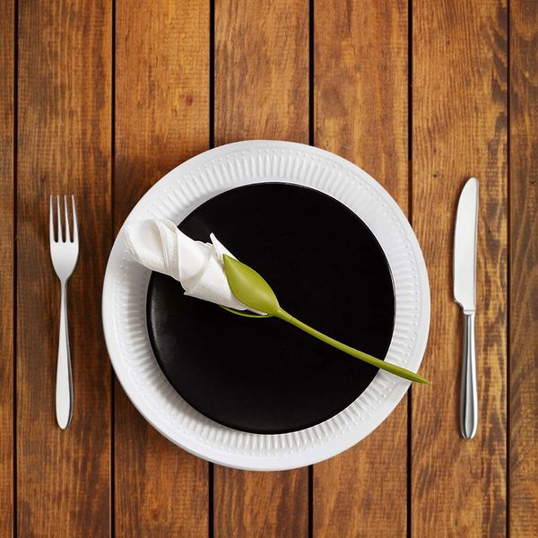 

10pcs/set bloom napkin holders for tables green stemmed plastic twist buds serviette holder plus party decor flower napkin holder