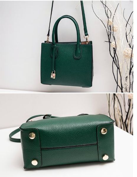 

2019 new fashion korean version of versatile simple tote bag slung commuter fashion bag lock hand