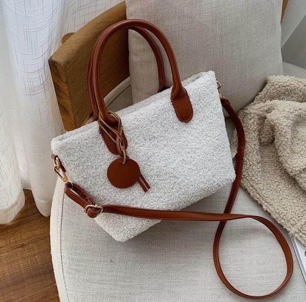 

designer women single shoulder bag luxury large capacity handbag autumn winter lady plush bags fashion soft dark zip