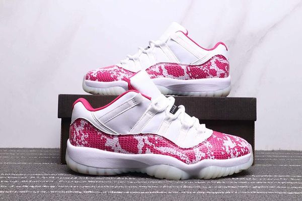 

2019 new men's and women's running shoes outdoor shoes number is complete