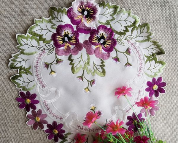 

wholesale lot flower embroidered napkin set with hand crochet frill 29cmf